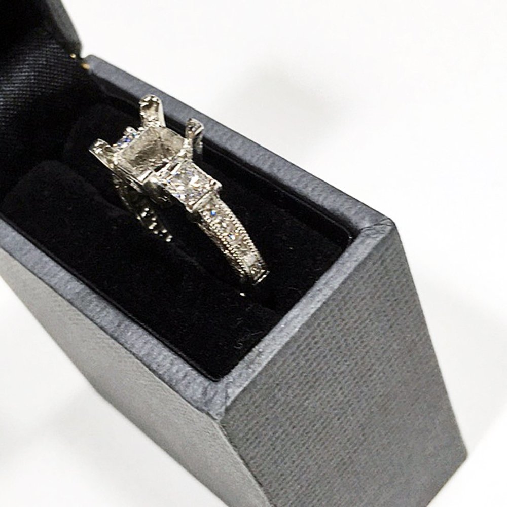 AUTHENTIC TACORI DIAMOND PRINCESS CUT PLATINUM ENGAGEMENT RING SETTING ONLY 5.25